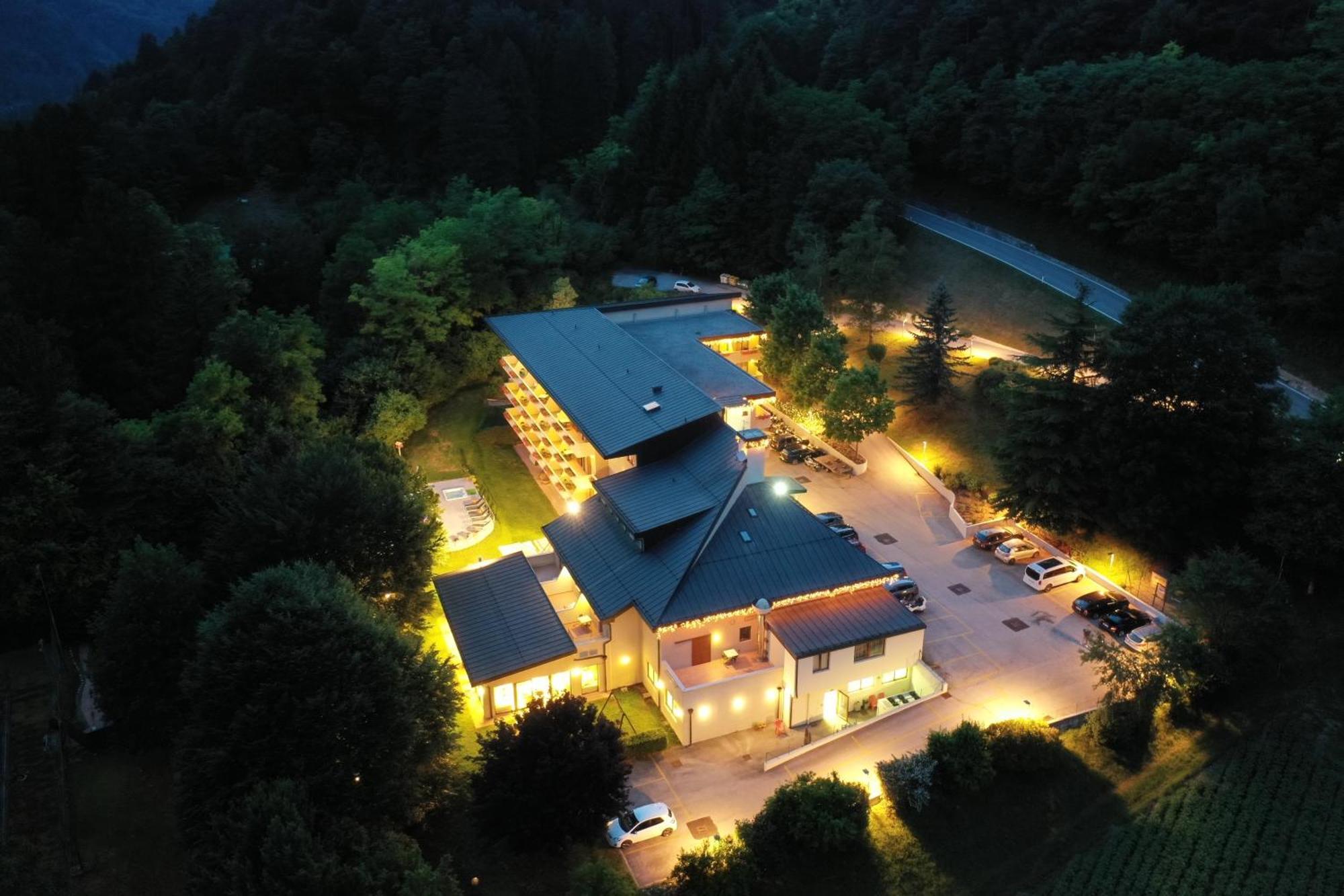 Vital Hotel Flora Comano Terme Exterior photo