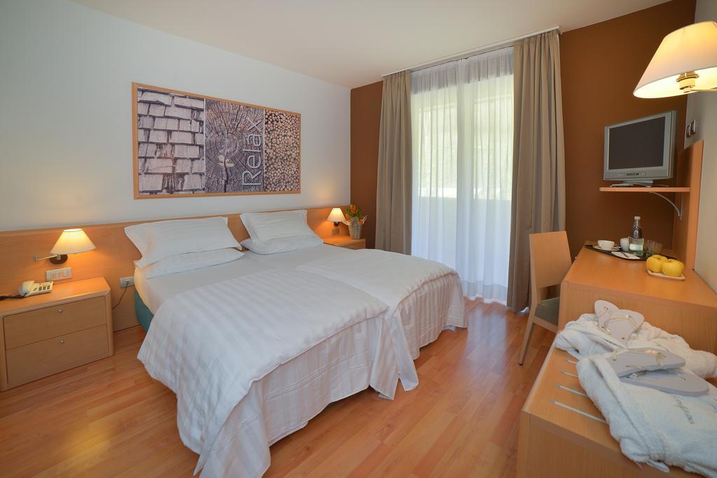 Vital Hotel Flora Comano Terme Exterior photo