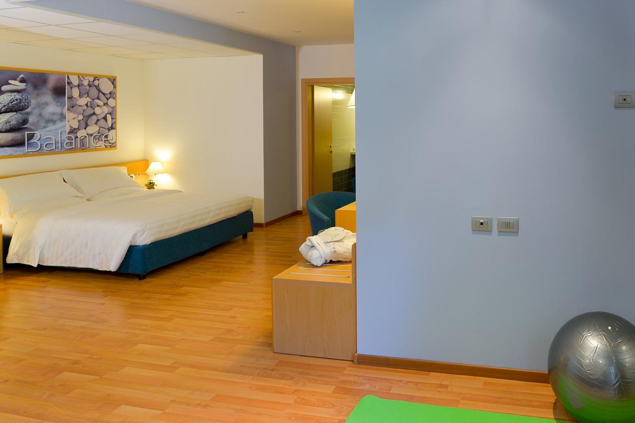 Vital Hotel Flora Comano Terme Exterior photo