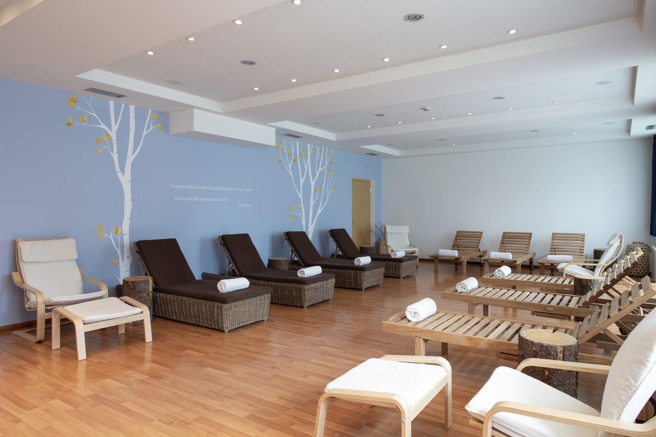 Vital Hotel Flora Comano Terme Exterior photo
